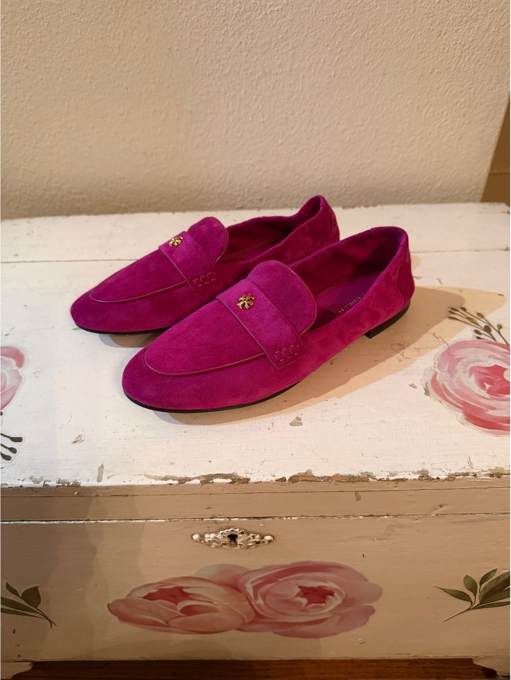 Tory Burch Women's Pink Suede Loafers Size 6.5 with Leather Upper and Lining